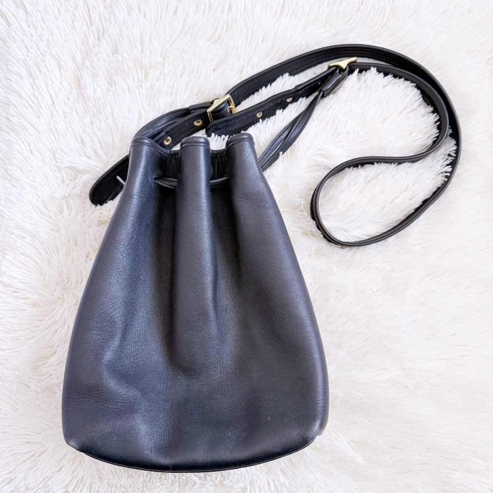 Vintage Coach 9165 Legacy Drawstring Leather Shoulder Bag